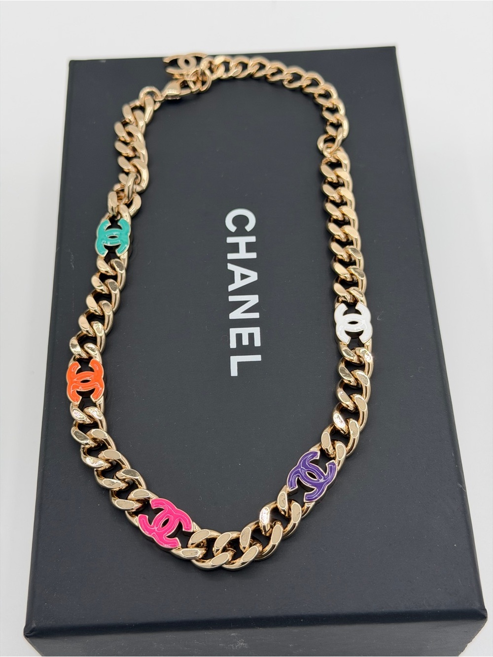 Chanel CC enamel Choker Necklace in box Authentic ❤️